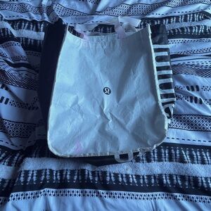 Lululemon white bag